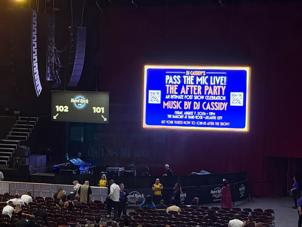 Pass the Mic Live