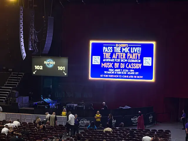 Pass the Mic Live