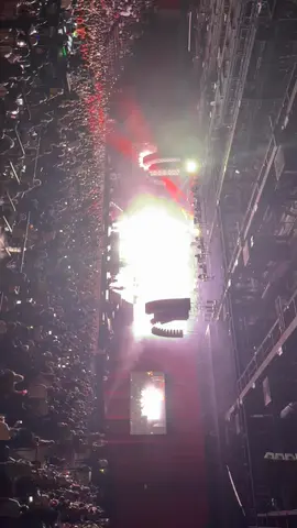 Pass the Mic Live