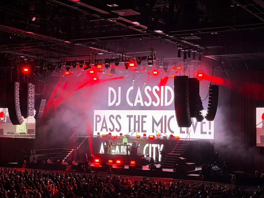 Pass the Mic Live
