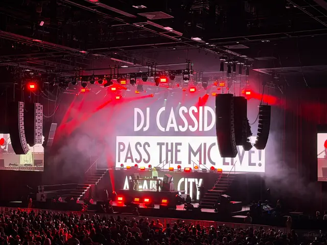 Pass the Mic Live