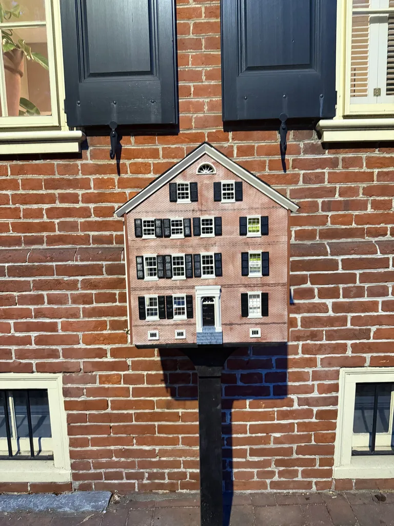 little library modeled after house