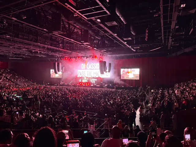 Pass the Mic Live