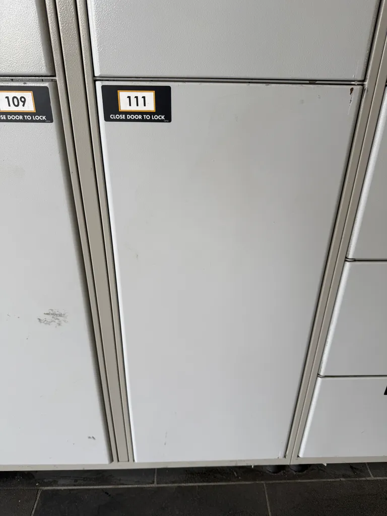 locker at MEL