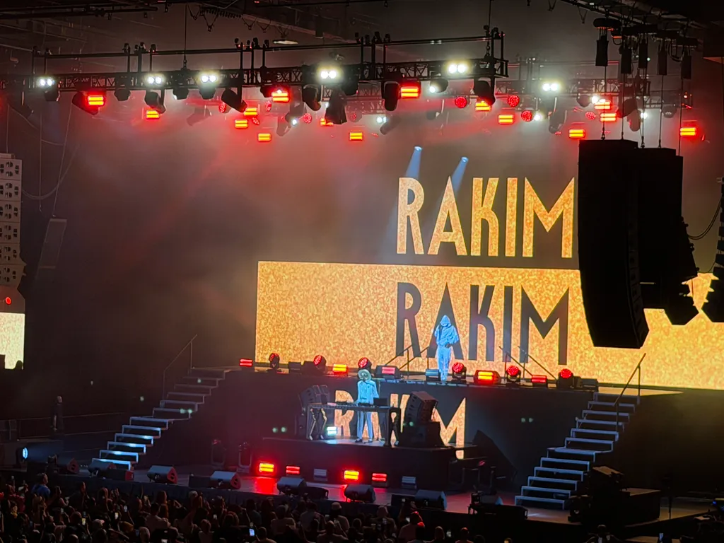 Pass the Mic Live