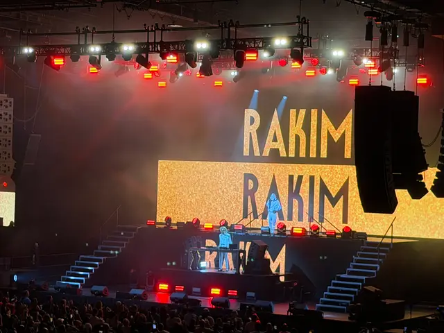 Pass the Mic Live