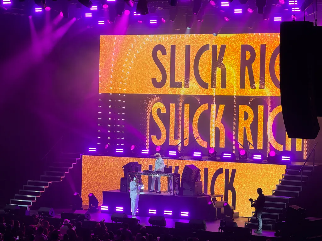 Pass the Mic Live