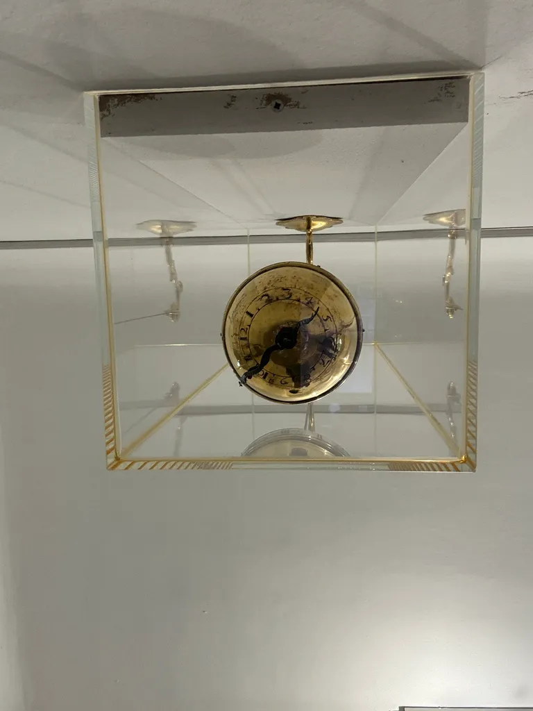 Uhrenmuseum: canopy bed clock (below)