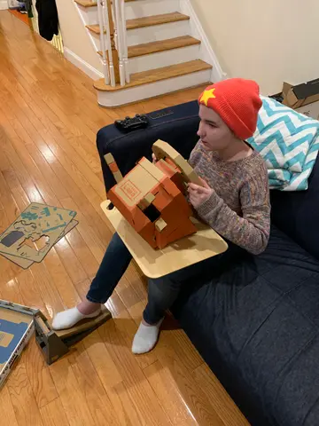 Martha plays Labo