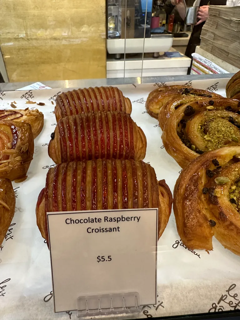 look at this pan au chocolate