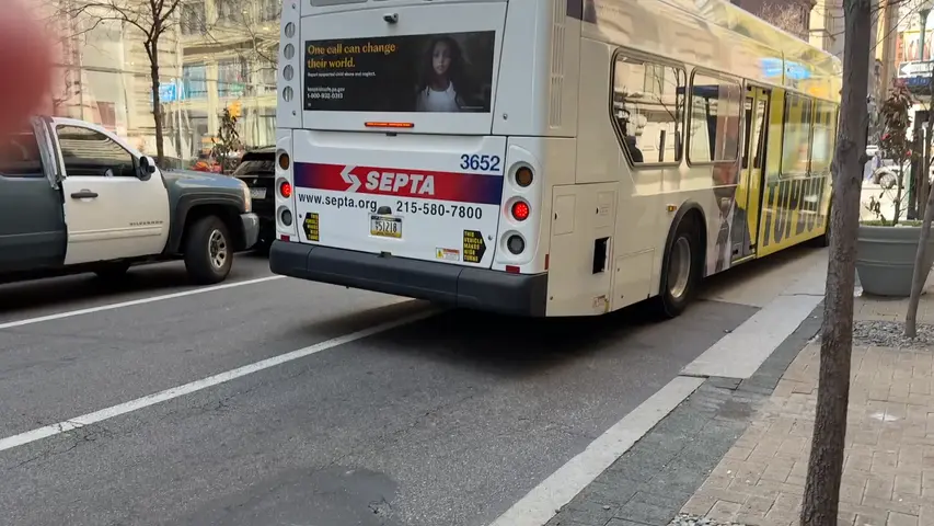 the screaming bus
