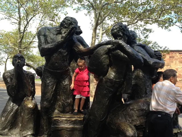 the immigrants statue