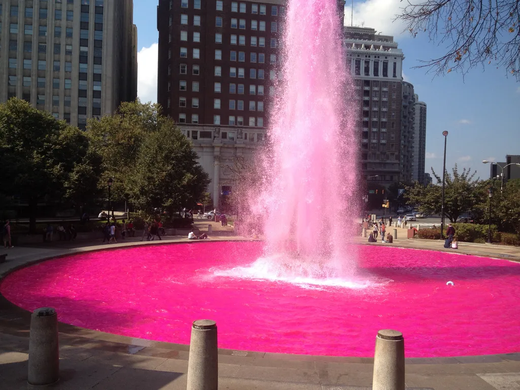pink love park fountain