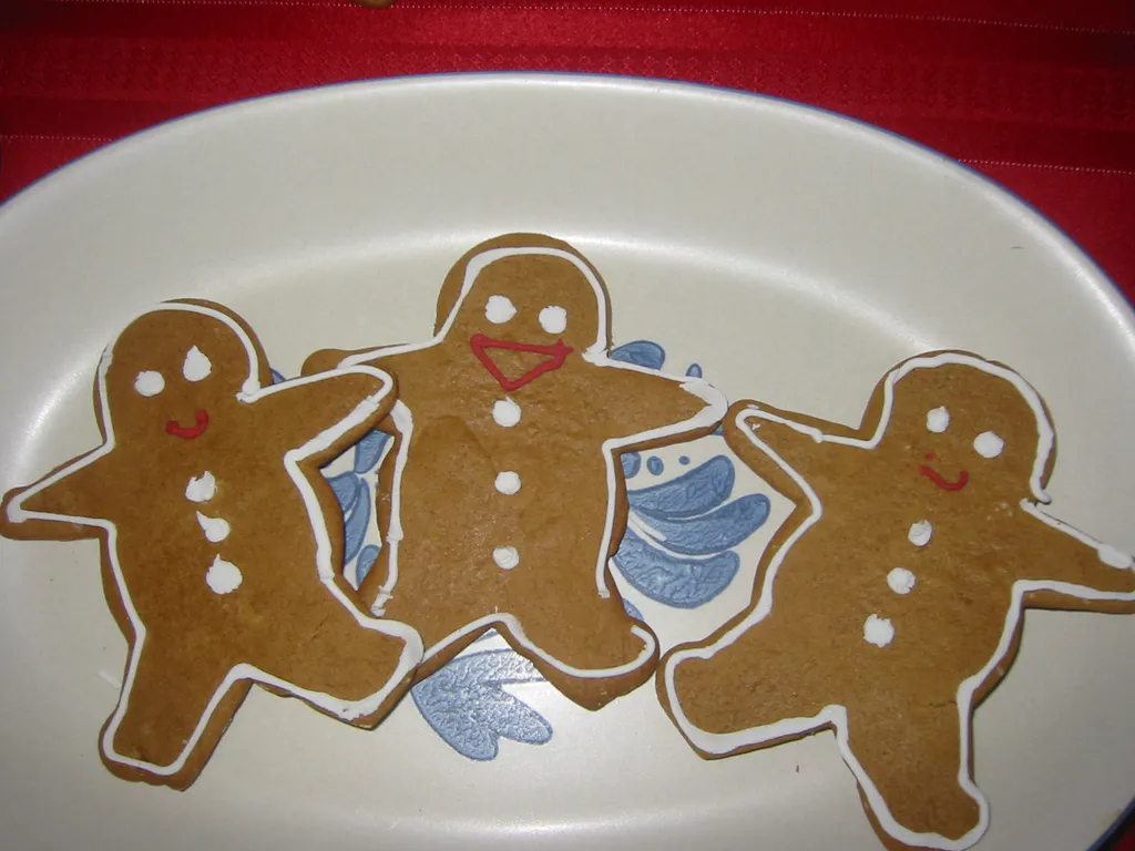 happy gingerbread trio