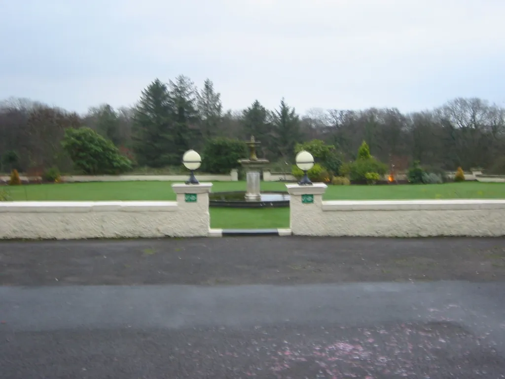 smellons front lawn_2