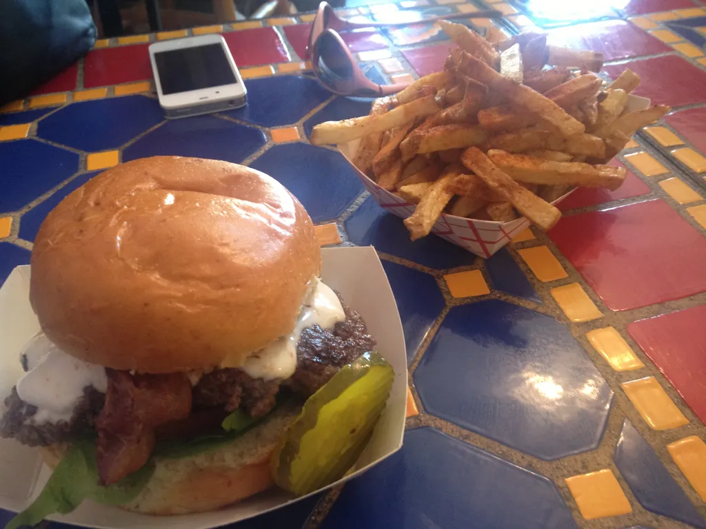burgers in Emmaus
