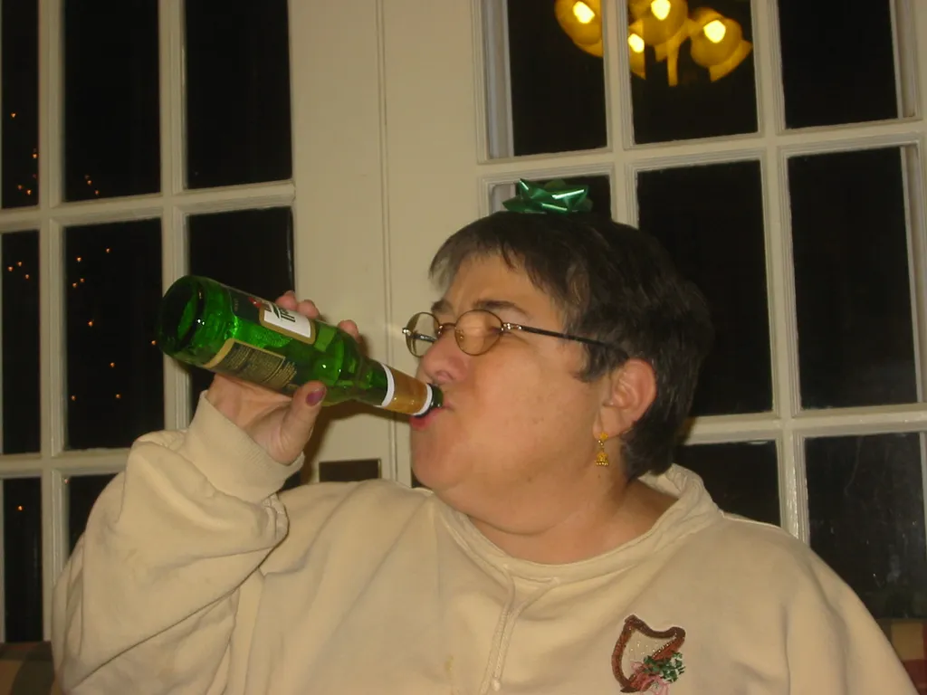 christmas, 2004, Mom has a beer
