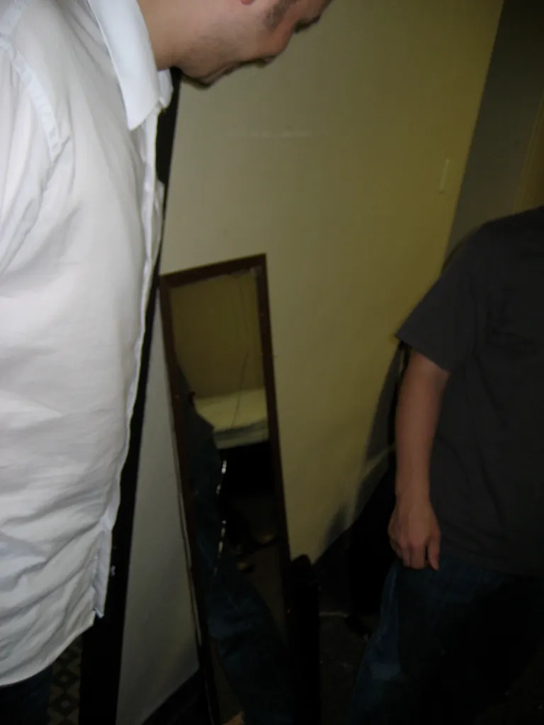 the mirror jcap broke