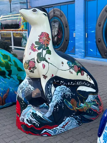 sea lion statue