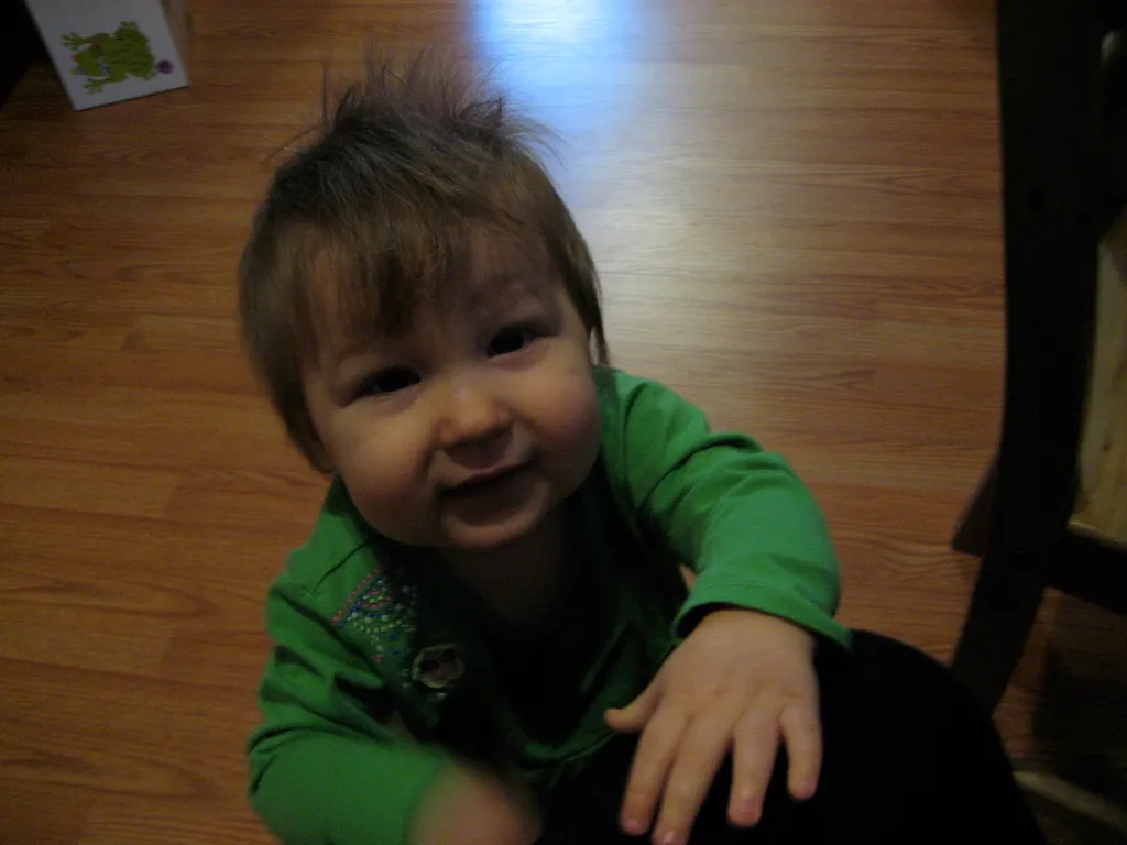 mj crawling around