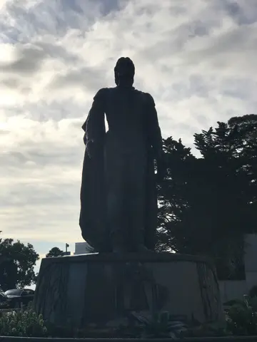 statue near the Coit tower