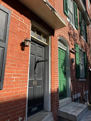 the privacy door