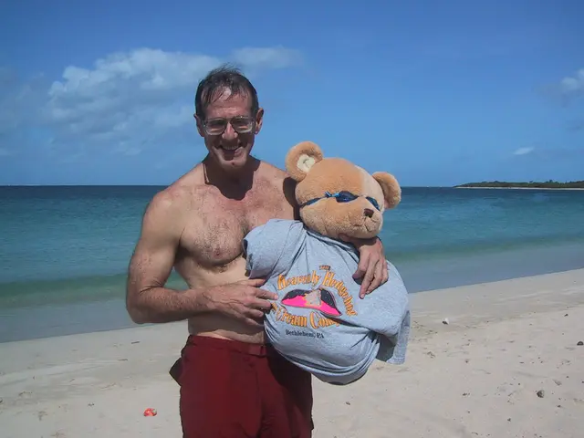 hedgehog shirt, Fiji