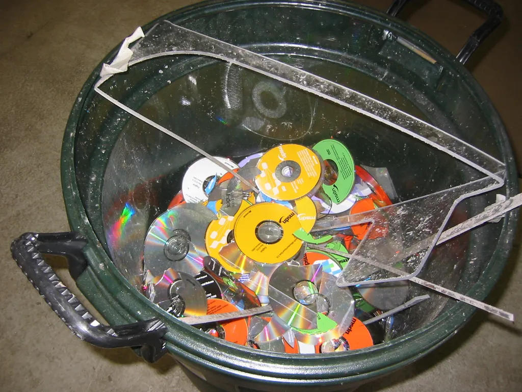 destroying old msdn discs, img_1799