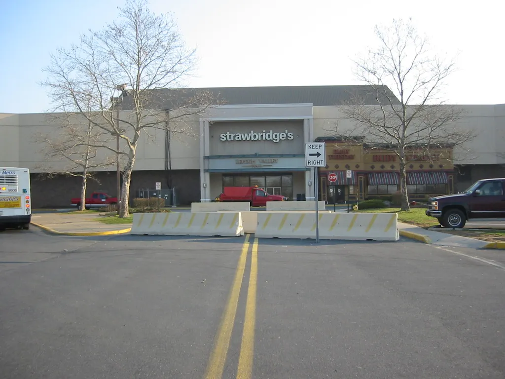 mall-barrier-2