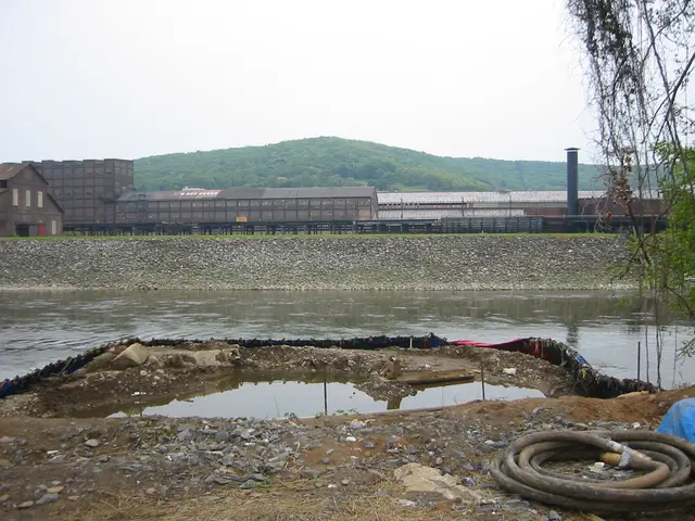 the towpath, construction