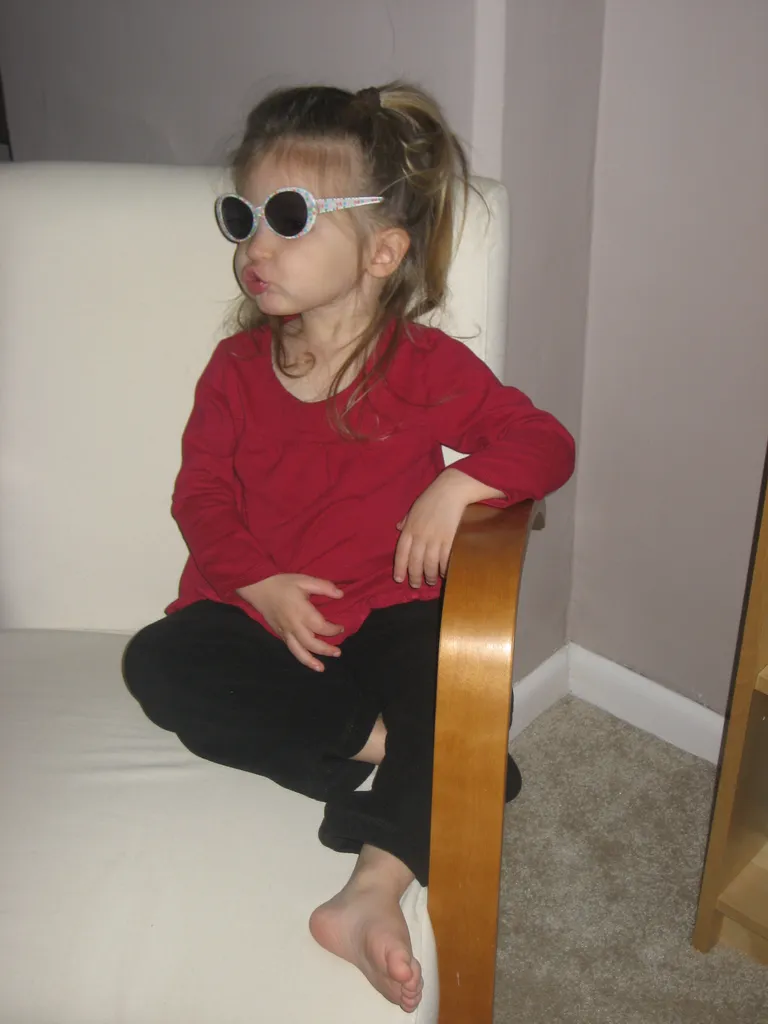 martha, sunglasses, attitude