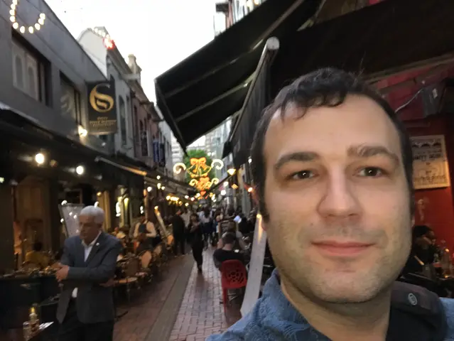 me on some laneway