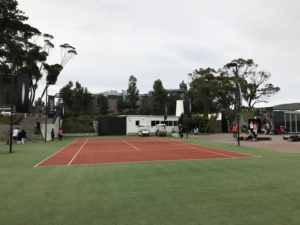 Mona's tennis court