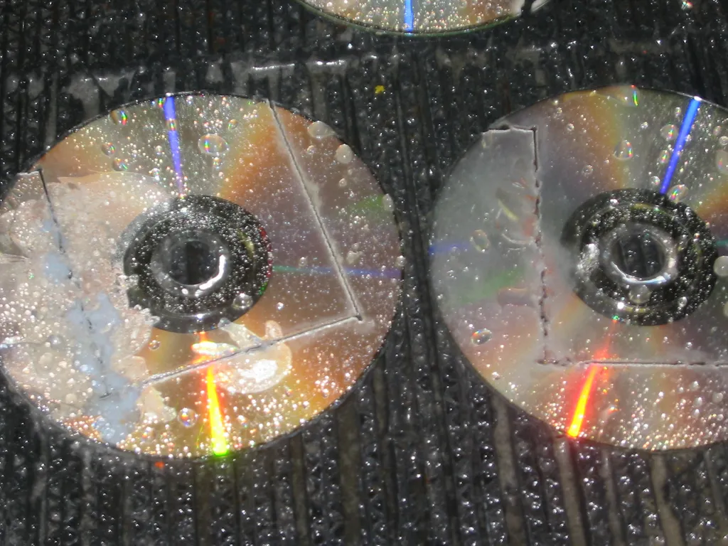 destroying old msdn discs, img_1791