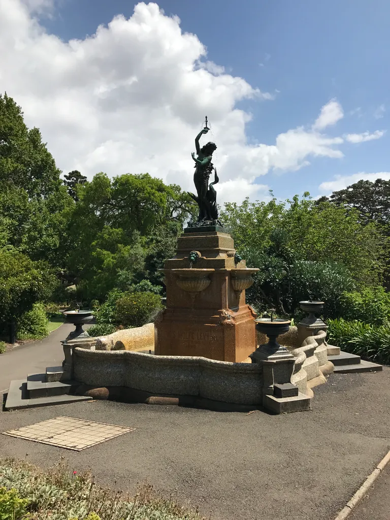 Sydney botanical garden fountain