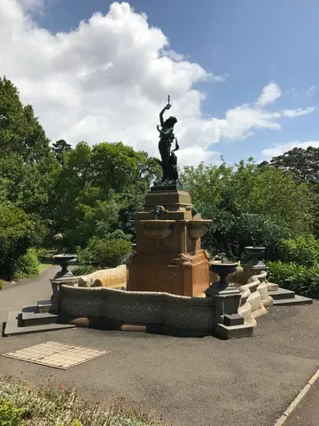 Sydney botanical garden fountain