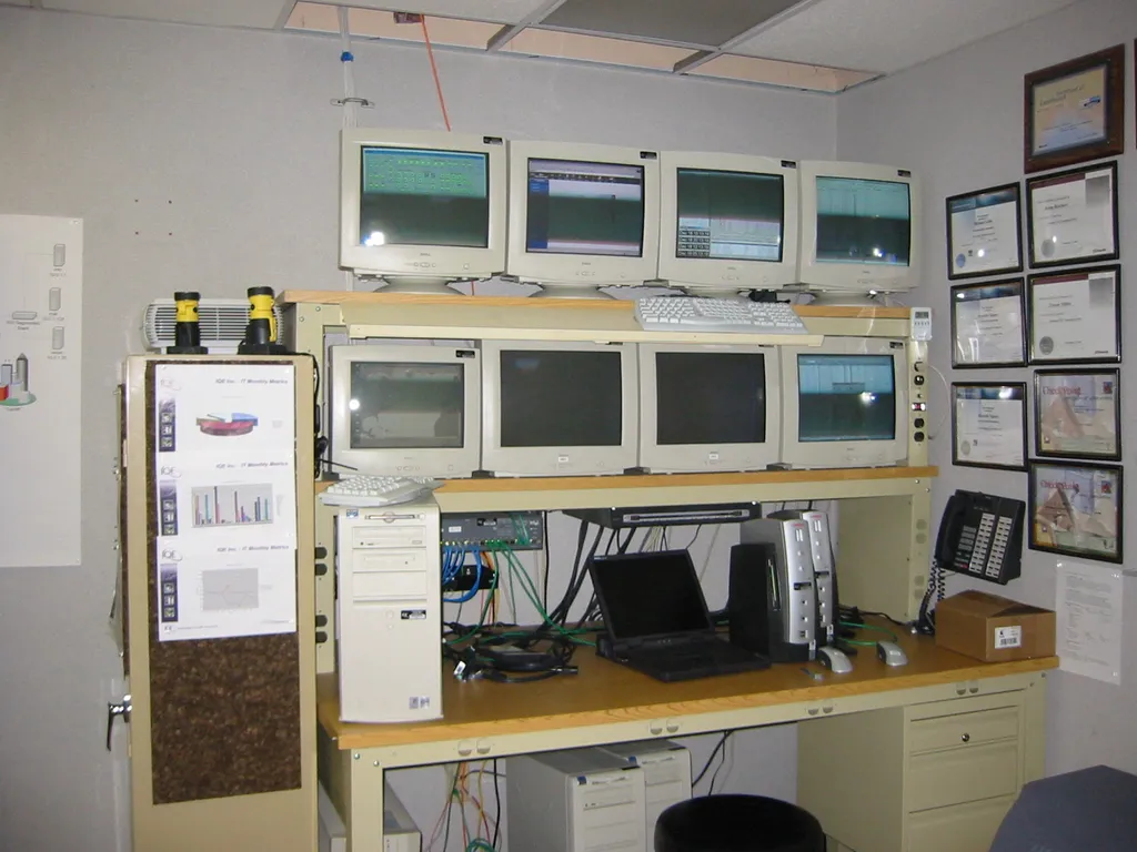 iqe, IT Room