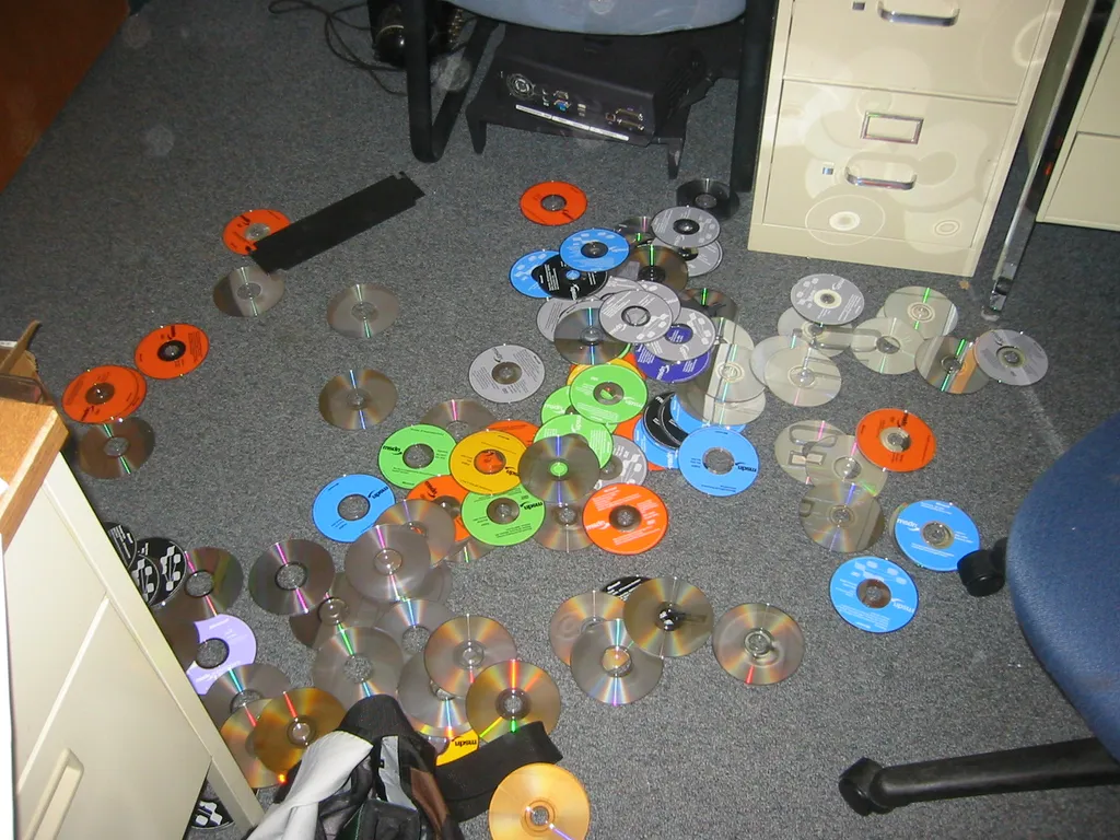 destroying old msdn discs, img_1762