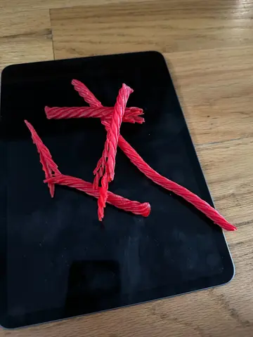 gross red vines