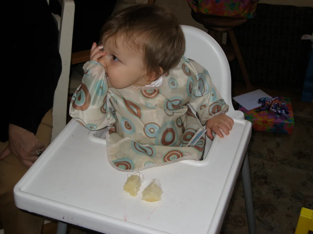 mj eating her cupcake