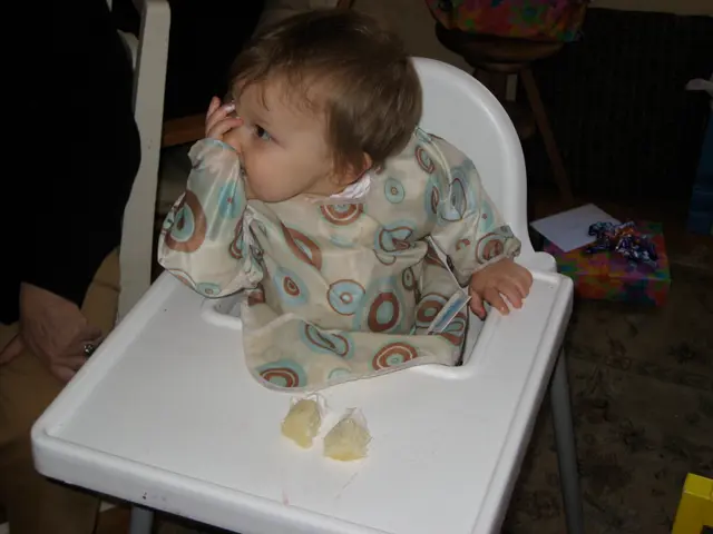 mj eating her cupcake