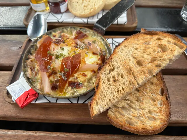 breakfast at the Arbory