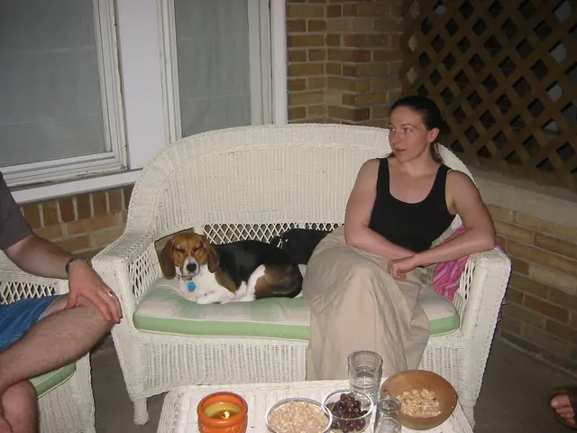 gloria and sarah