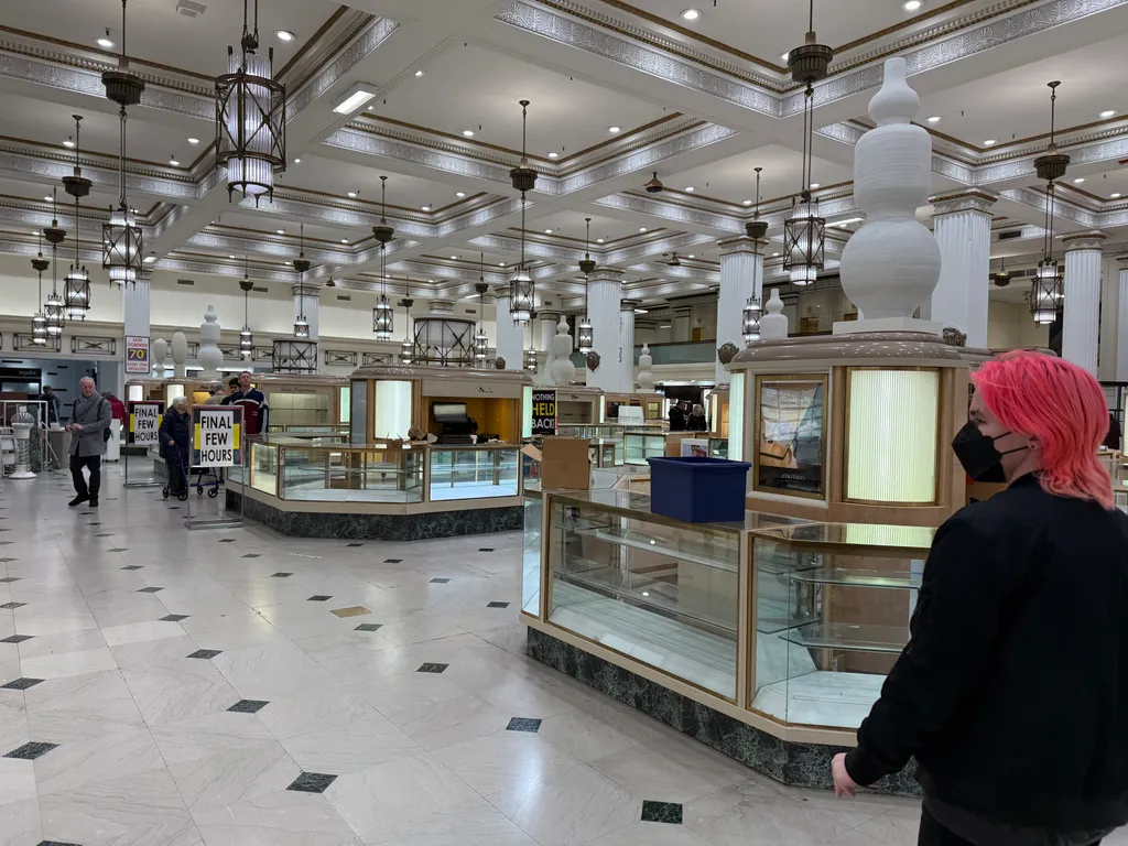 the closing of Macy's