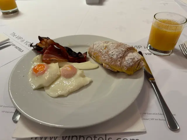 hotel breakfast