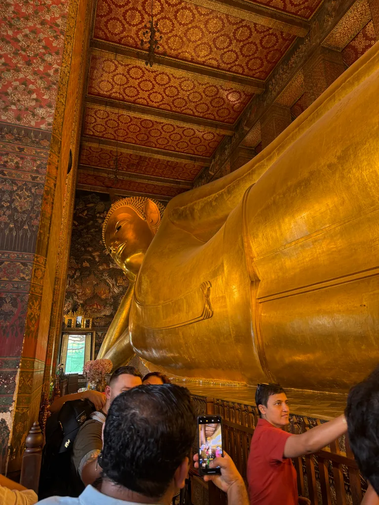 Bangkok walking tour, reclining Buddha