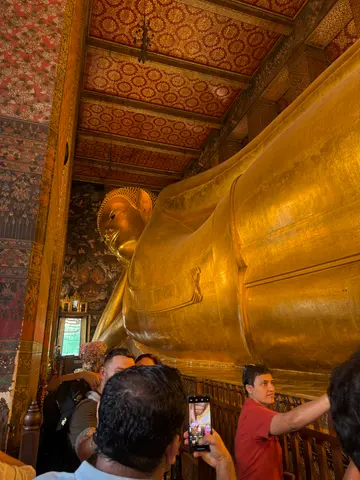 Bangkok walking tour, reclining Buddha