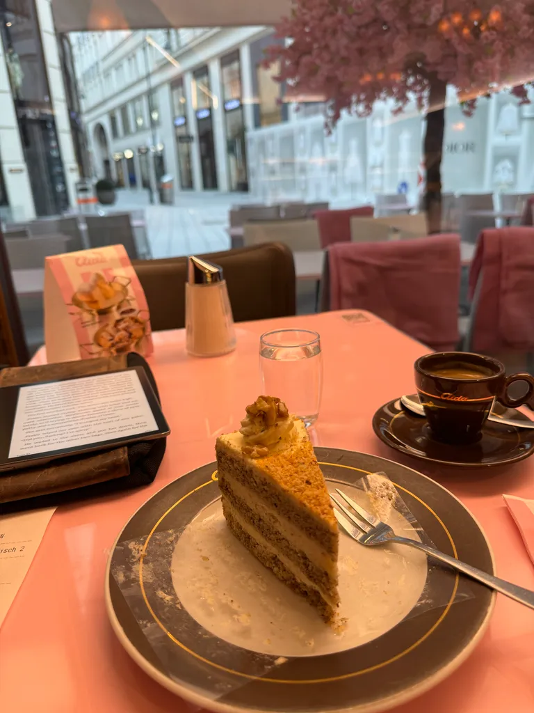 Hazelnut cake