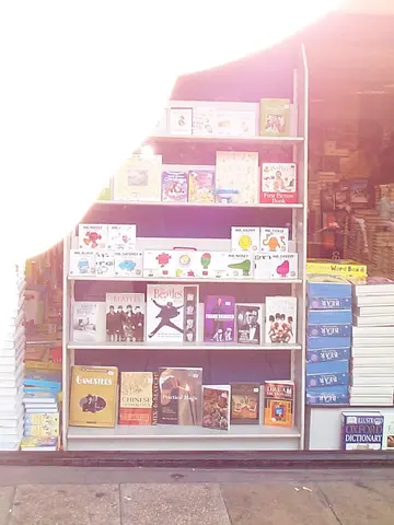 Mr Books