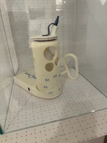 The MAK: assistive device to help old people drink